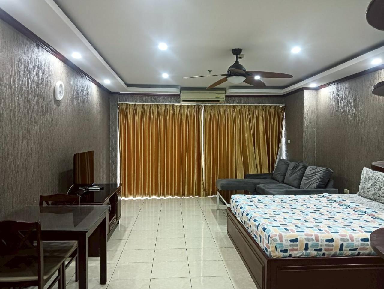 View Talay 6 Pattaya Beach By Anatolia Condo Suite Екстер'єр фото