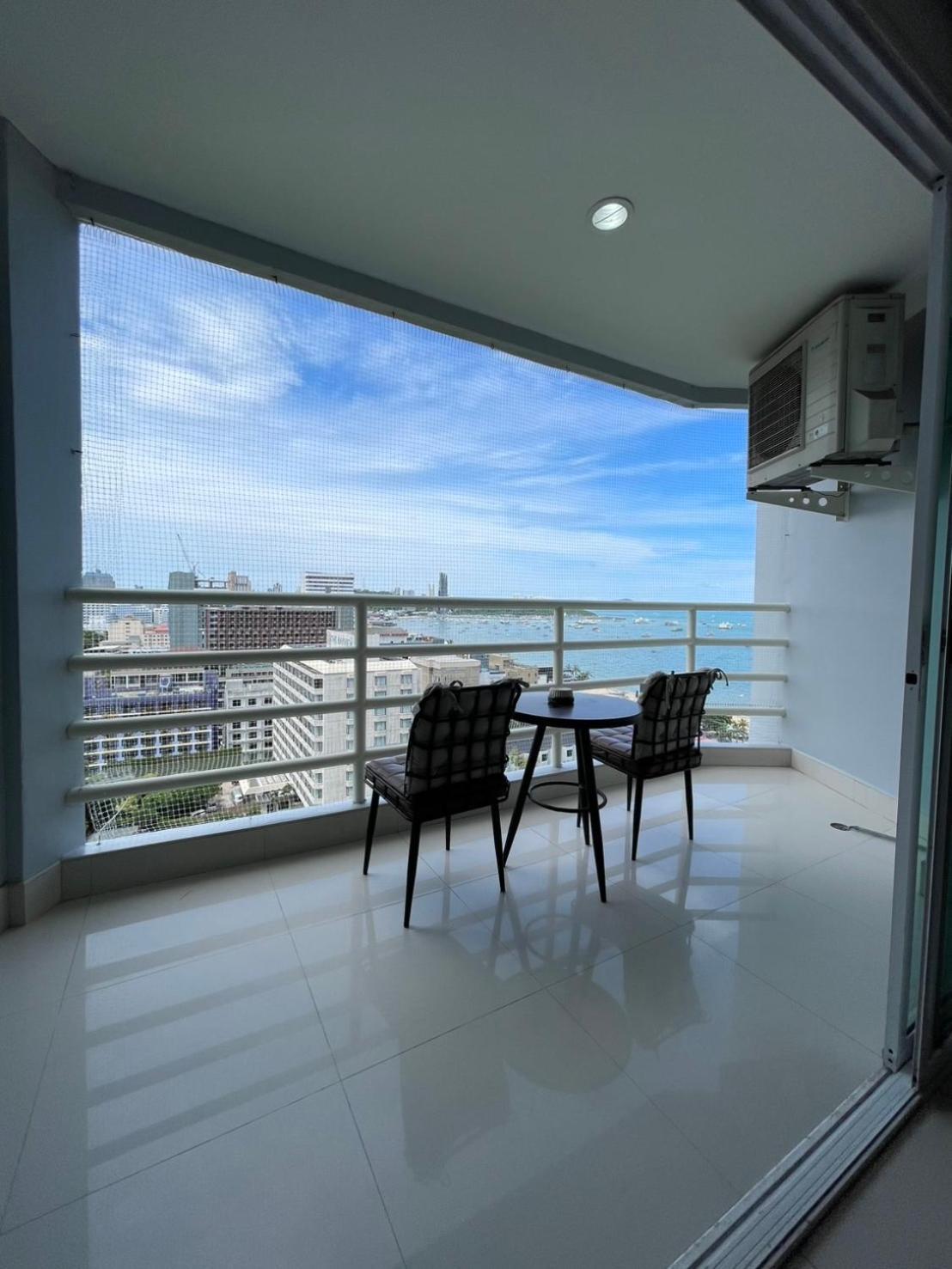 View Talay 6 Pattaya Beach By Anatolia Condo Suite Екстер'єр фото