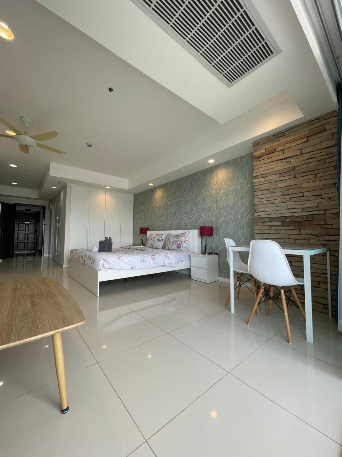 View Talay 6 Pattaya Beach By Anatolia Condo Suite Екстер'єр фото